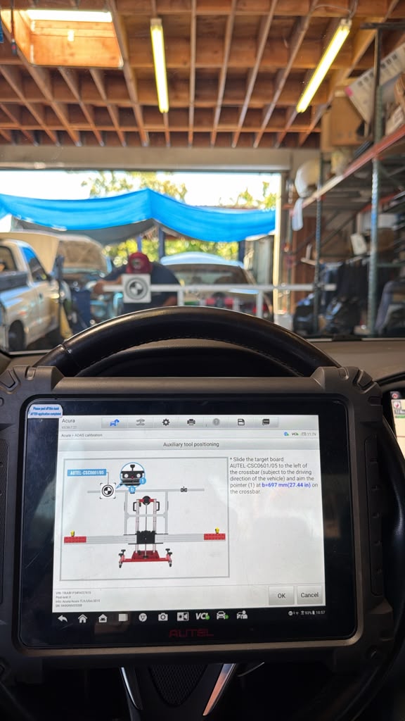 Auxiliary tool positioning on Autel scanner